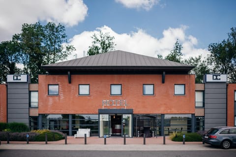 Property building, Facade/entrance, Property logo or sign