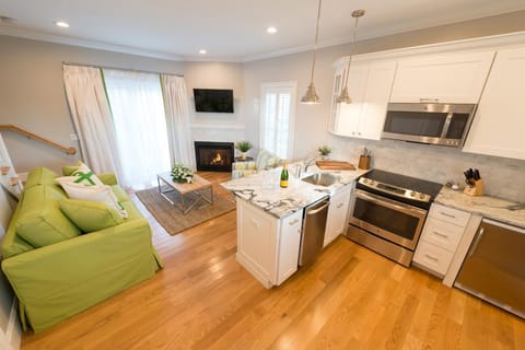 Kitchen or kitchenette, Living room