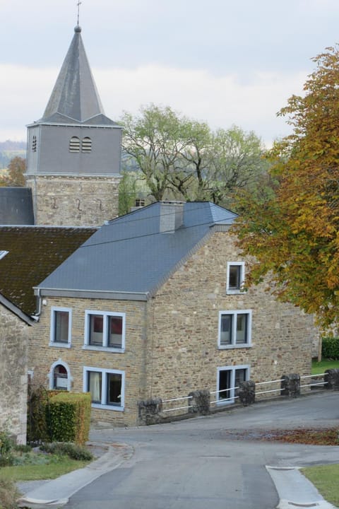 Facade/entrance, View (from property/room)