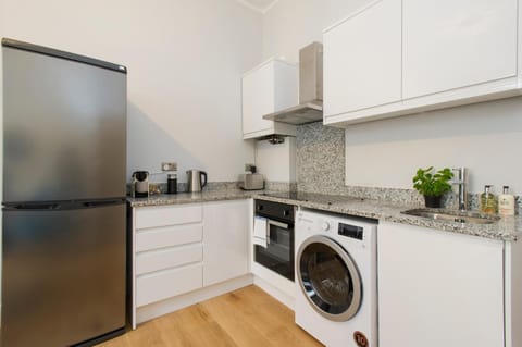 Market Street Apartments - City Centre Modern 1bedroom Apartments with NEW WIFI and Very Close to Tram Condo in Nottingham