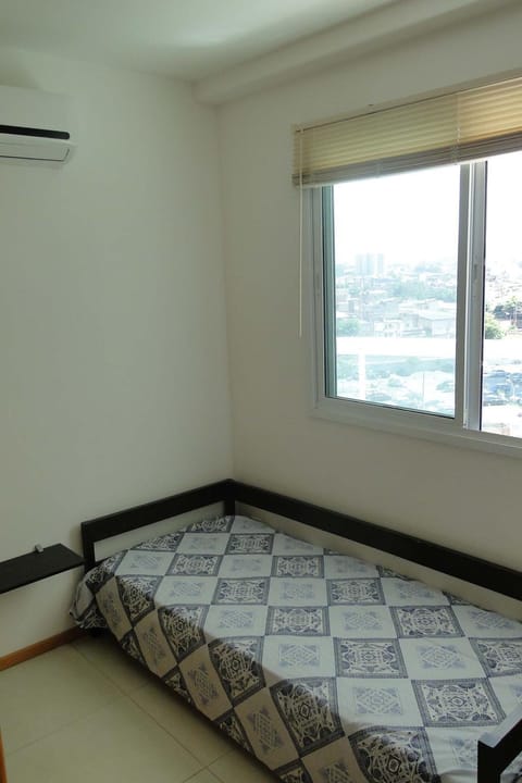 Bedroom, air conditioner