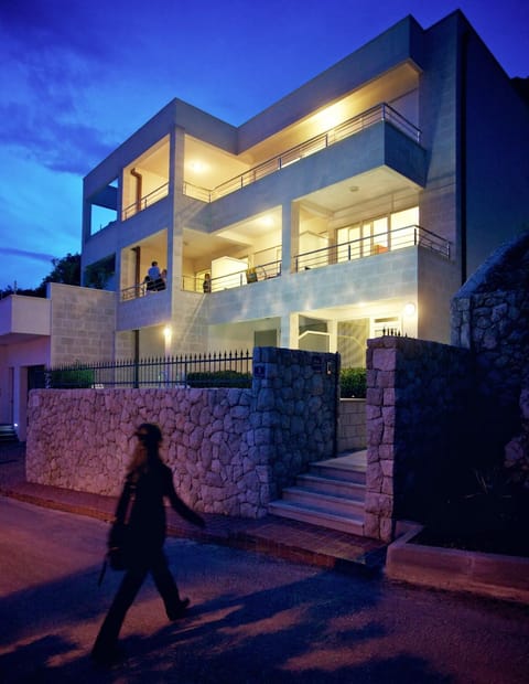 Property building, Facade/entrance