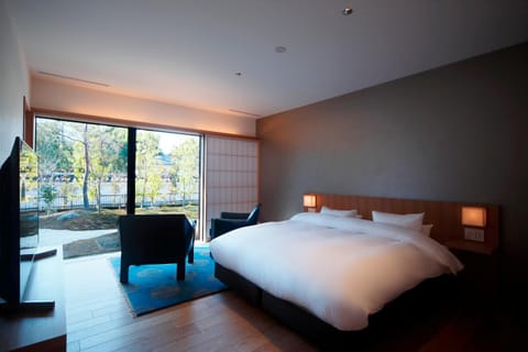 Aoi Suites at Nanzenji Modern & Traditional Japanese Style Chalet in Kyoto