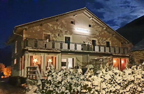 Property building, Facade/entrance, Winter