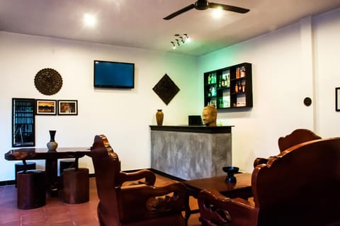 Staff, Lobby or reception, Lounge or bar