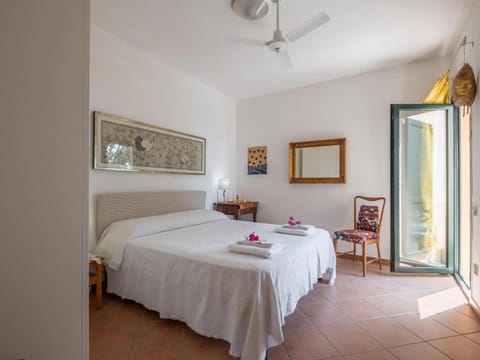Quaint Holiday Home in Geremeas Sardinia with Sea view Apartamento in Geremeas