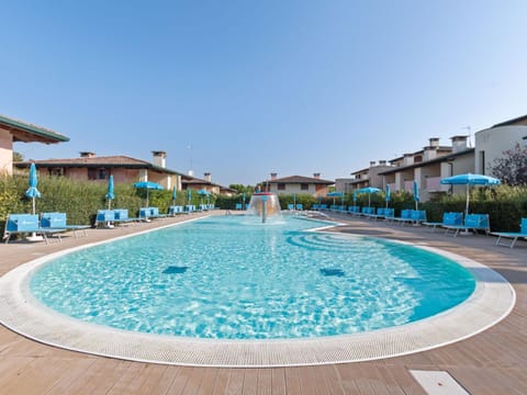 Cosy Apartment in Lido delle Nazioni with Pool Apartment in Comacchio