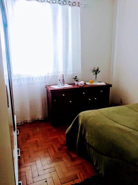 Próximo ao Consulado - Quarto Inteiro Vacation rental in Porto Alegre