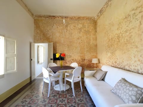 Living room, Dining area, Sea view