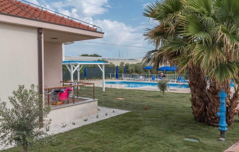 Garden, Pool view, Swimming pool