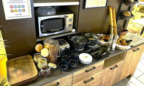 Food and drinks, Buffet breakfast