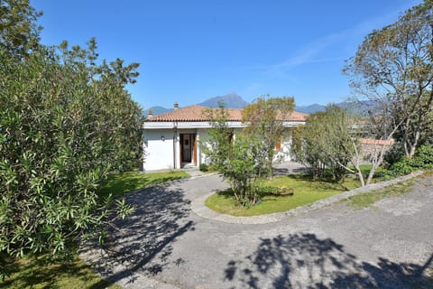 Property building, Facade/entrance, Off site