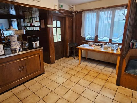 Coffee/tea facilities, Dining area