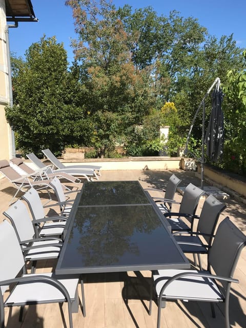 Patio, Dining area