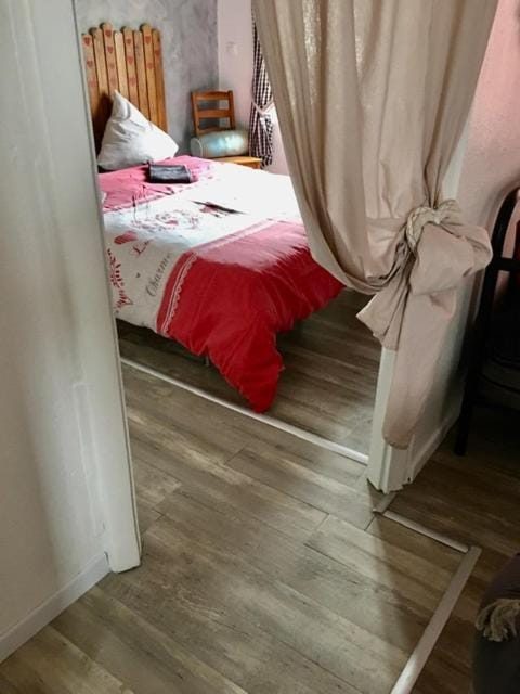 Gite Saint Florent Studio Apartment Parking Gratuit Apartment in Strasbourg