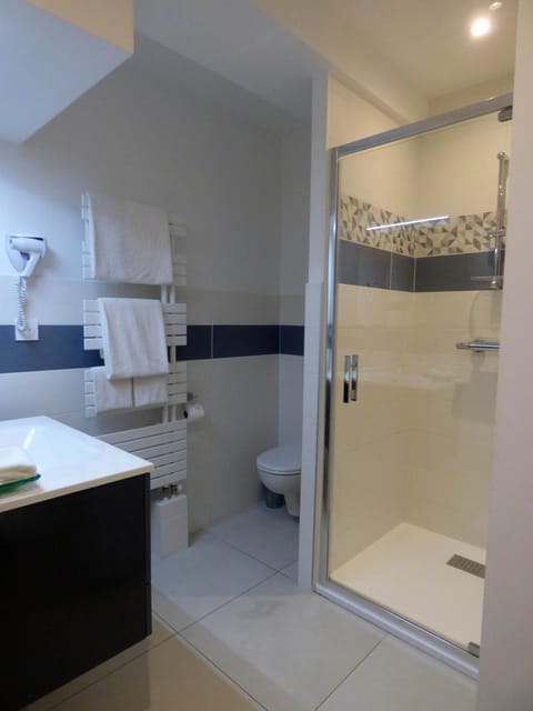 Shower, Bathroom, hair dryier