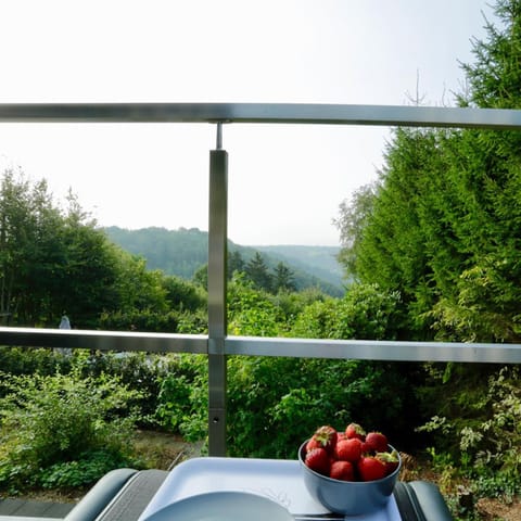 Day, Summer, Balcony/Terrace, On site, Garden view