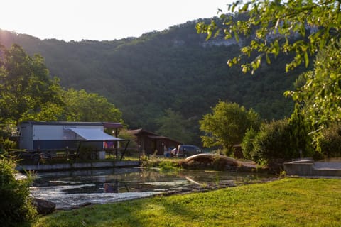 pipowagen Blagour gelegen aan waterbron Country House in Souillac