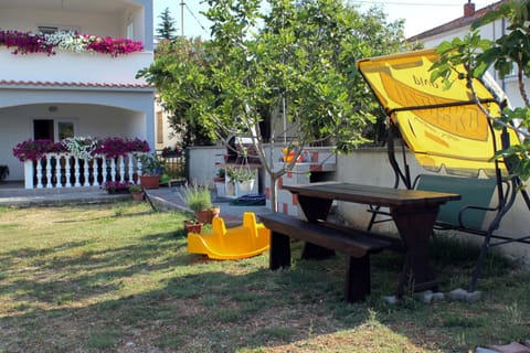 Location, children, Family