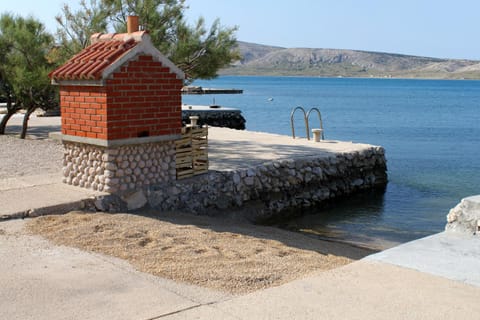 Apartments by the sea Kustici, Pag - 6335 Condo in Novalja