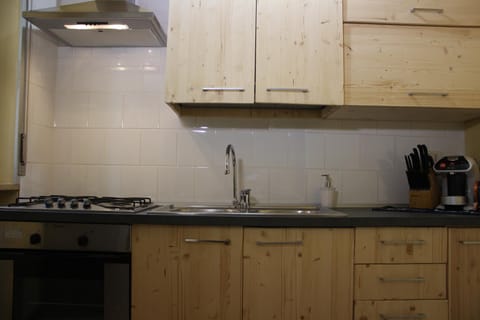 Coffee/tea facilities, Kitchen or kitchenette