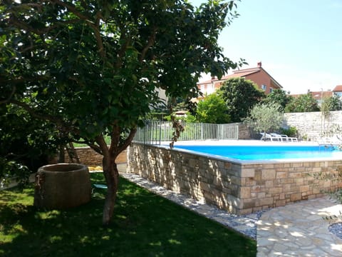 Garden, Swimming pool