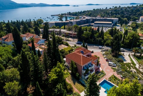 Family friendly apartments with a swimming pool Mlini, Dubrovnik - 8579 Condo in Srebreno