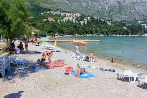 Family friendly apartments with a swimming pool Mlini, Dubrovnik - 8579 Condo in Srebreno