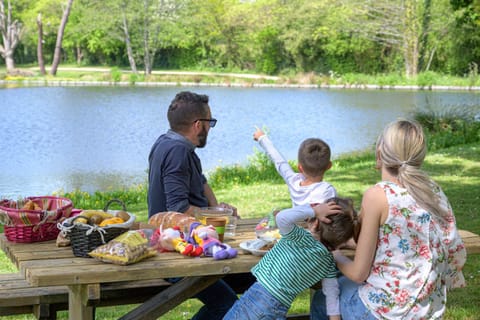 Lake view, Family