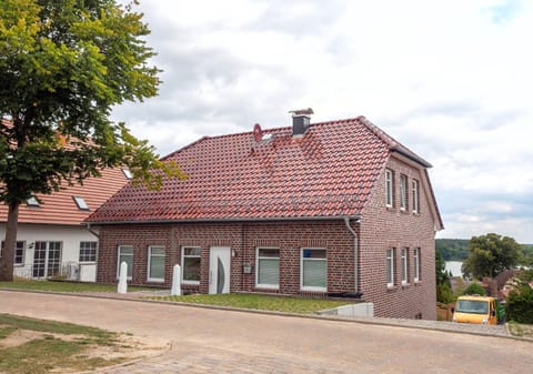 Ferienwohnung mit Seeblick Condo in Rheinsberg