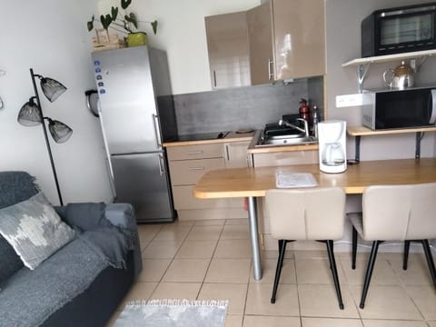 Appartement T2 sur cour nantaise Apartamento in Rezé