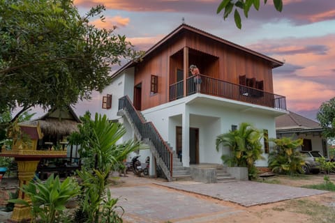 Khmer Homestay d'Angkor - First Floor 2-Bedroom & Living Room Vacation rental in Krong Siem Reap