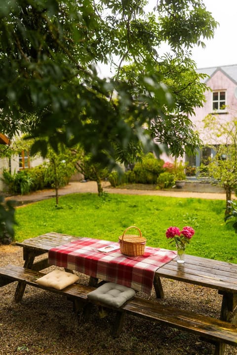 Natural landscape, Garden, Dining area, Garden view