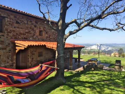 La Casa del Chileno Country House in Cantabria