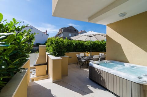 Hot Tub, Balcony/Terrace