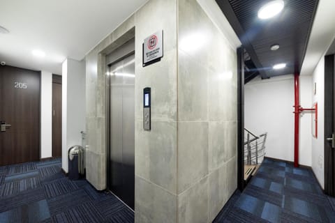 Steam room, elevator