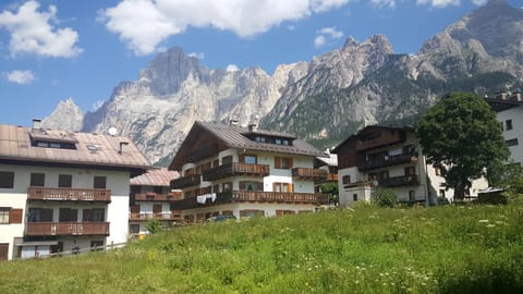 Cá Enrosadira Piano Secondo Condo in San Vito di Cadore