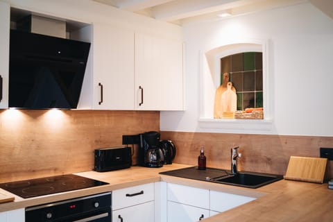 Coffee/tea facilities, Kitchen or kitchenette