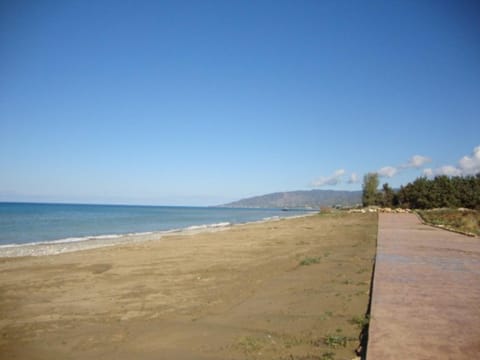 Villa Lalianda Sandy Beach Villas - Private Pool - Jacuzzi - Private Beach Area Villa in Poli Crysochous
