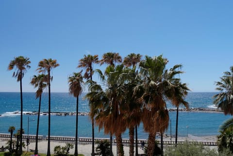 Property building, Natural landscape, View (from property/room), View (from property/room), Balcony/Terrace, Beach, On site, Sea view, Sea view