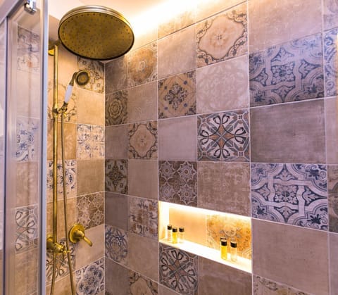 Shower, Bathroom, Decorative detail