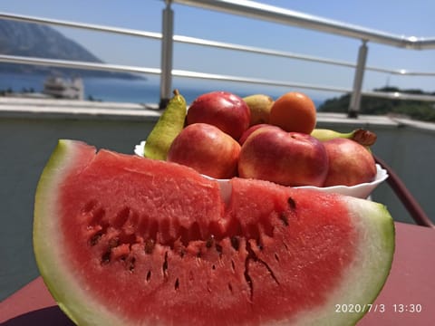 Balcony/Terrace, Food and drinks, Food