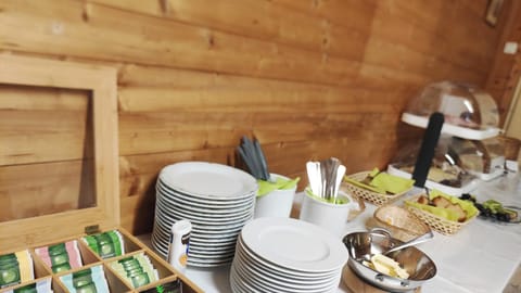 Breakfast, Continental breakfast, Buffet breakfast