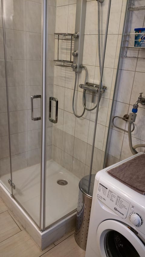 Shower, Bathroom, washing machine