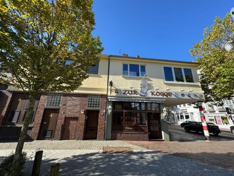 Property building, Day, Street view