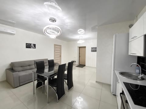Most City Area De-Lux Apartment Condo in Dnipro