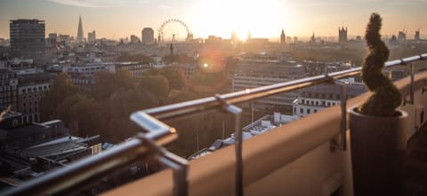 Balcony/Terrace, City view