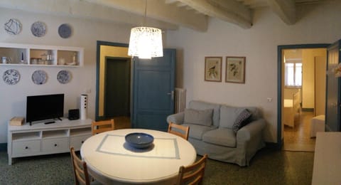 Abitare il Borgo Piazza del Popolo Apartment in Castagneto Carducci