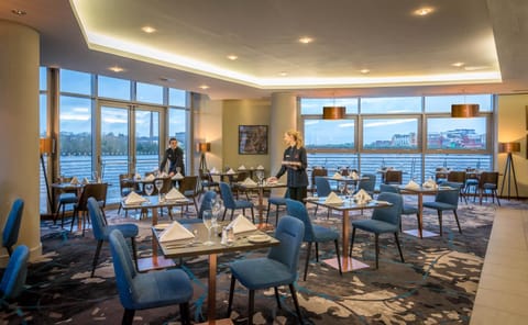 Restaurant/places to eat, Breakfast, Continental breakfast, Buffet breakfast, English/Irish breakfast
