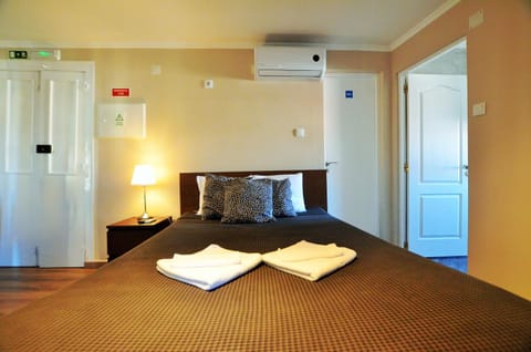 Suites & Apartments - DP Setubal Hostel in Setúbal Municipality